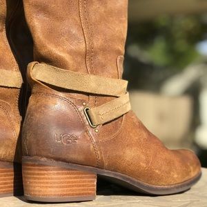 Ugg Darcie boots size 9.5